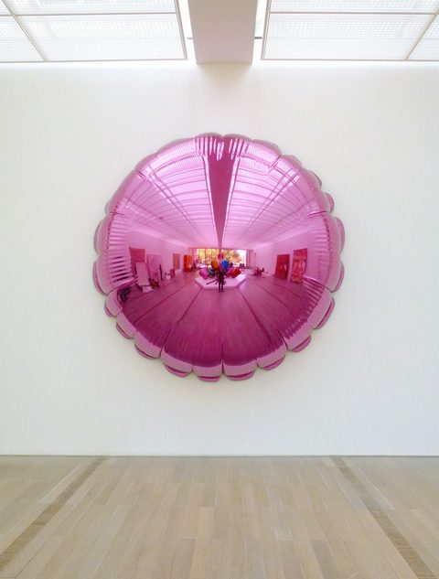 Jeff Koons, Moon (Light Pink), 1995–2000, Collection of the artist. ©Jeff Koons