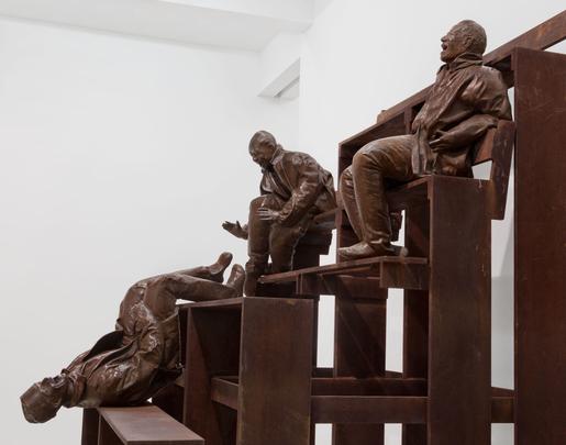 Juan Muñoz,Thirteen Laughing at Each Other, 2001, Marian Goodman Gallery Archive