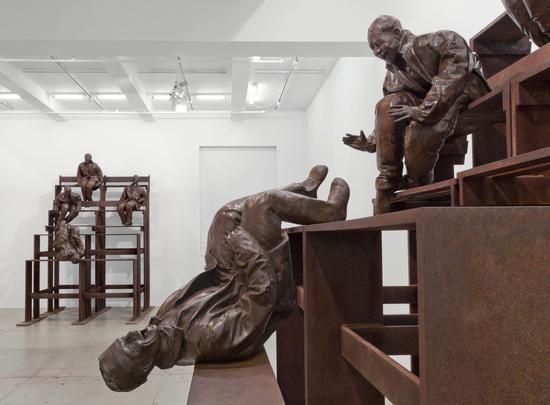 Juan Muñoz,Thirteen Laughing at Each Other (Detail), 2001, Marian Goodman Gallery Archive