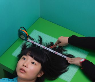 Izumi Miyazaki, Hair cut, 2016, © Izumi Miyazaki, Courtesy Fondazione Prada