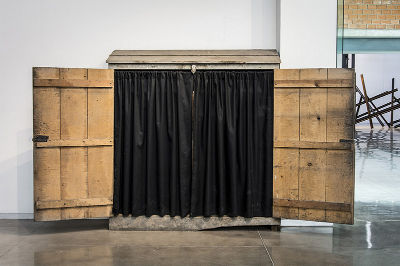Jannis Kounellis, Relámpagos sobre México, Exhibition View at MECA (29/1-30/6/16), MECA Archive