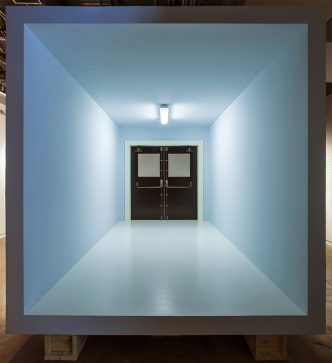 Robert Therrien, No title (room, panic doors), 2013-14, Wood, brass, fluorescent light fixture and mixed media, 307.3 × 272.4 × 518.2 cm, © Robert Therrien, Photo: Brian Fitzsimmons, Courtesy Gagosian