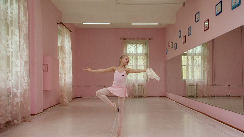 Rineke Dijkstra, Marianna (The Fairy Doll), 2014, © Rineke Dijkstra, Stedelijk Museum Archive