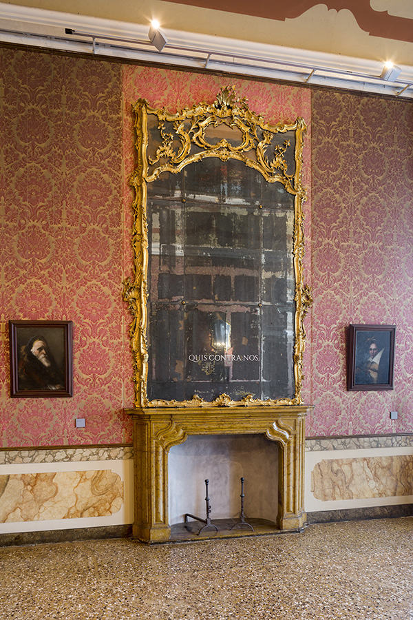 Marzia Migliora, quis contra nos., 2017, Adhesive text on mirrors from the collection , cm 59,3 x 5,9
- cm 79,1 x 7,9
- cm 44,5 x 4,4, Photo: Renato Ghiazza, Courtesy the artist and Galleria Lia Rumma, Milano/Napoli