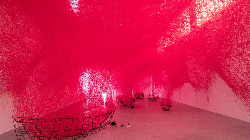 Chiharu Shiota, Uncertain Journey, 2016, Installation view at Blain|Southern-Berlin, Photo: Christian Glaeser, Courtesy the artist and Blain|Southern