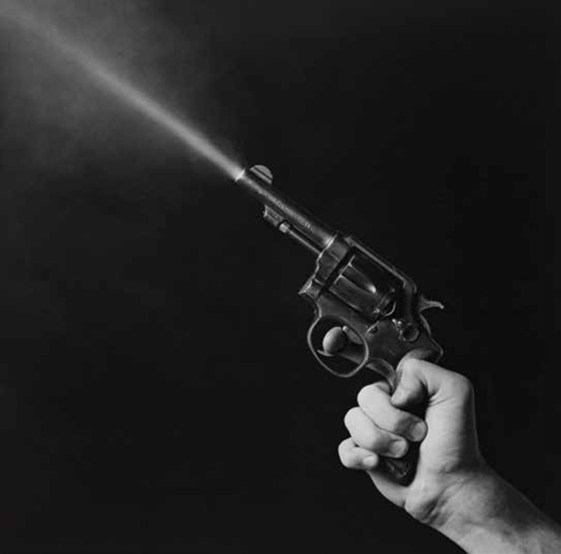 Robert Mapplethorpe, Gun Blast, 1985, Platinum print, 65.5 x 56 cm, Schloss Tüssling Projects Archive