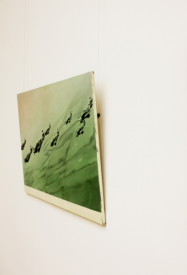Louise Lawler, No Drones, 2010/2011, Chromogenic color print, 3 x 50.2 cm, Courtesy the artist and Metro Pictures, © 2017 Louise Lawler