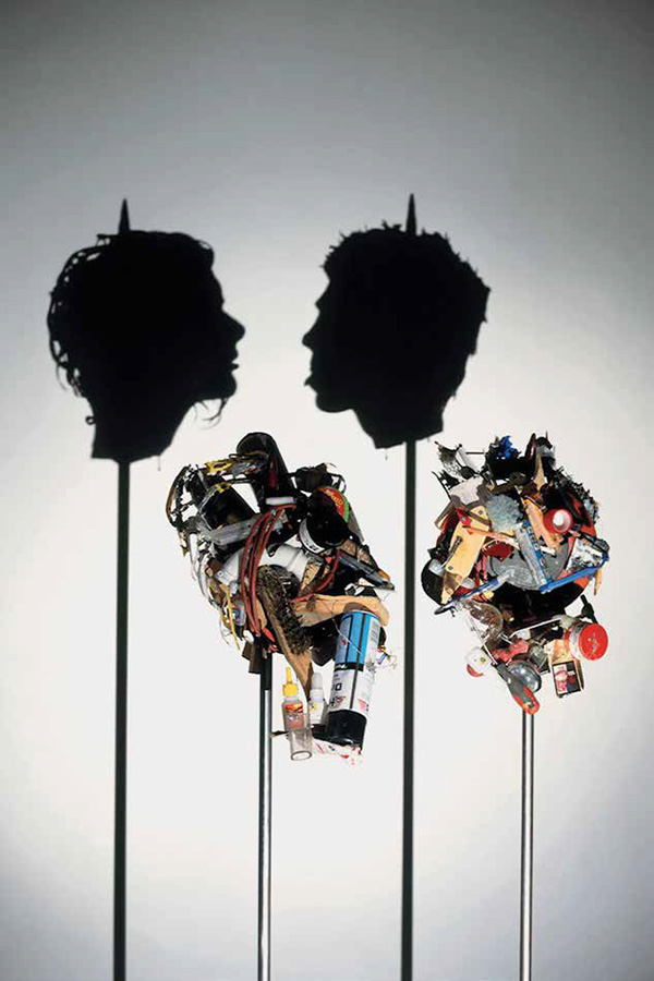 Tim Noble & Sue Webster, Two Executed Lovers, 2009, Rubbish, steel, projector, 140 x 90 x 46 cm, Schloss Tüssling Projects Archive