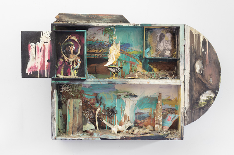 Carolee Schneemann, Native Beauties, 1962-64, Wooden box, photographs, Limoges cup, bones, dead bird, oil paint, glass shards, twig, paper, and wood, 66 x 104.1 x 20 cm), © 2017 Carolee Schneemann, Courtesy the artist, P.P.O.W, and Galerie Lelong-New York, Photo: Charles Stein