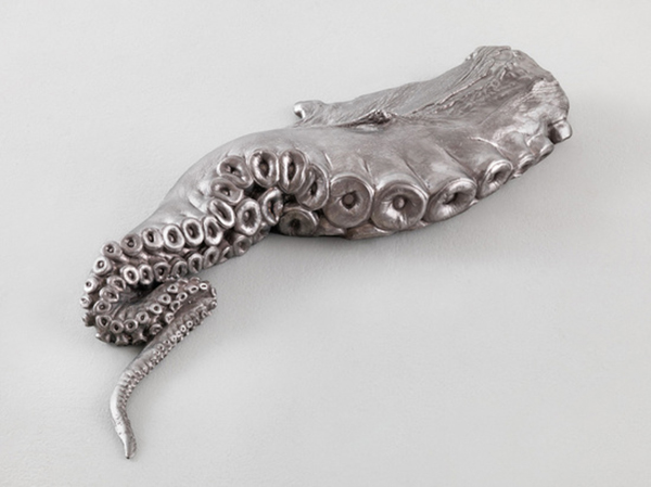 David Zink Yi, Untitled, 2015, Stainless steel, 15 x 105 x 40 cm, © David Zink Yi, Courtesy the artist and Hauser & Wirth