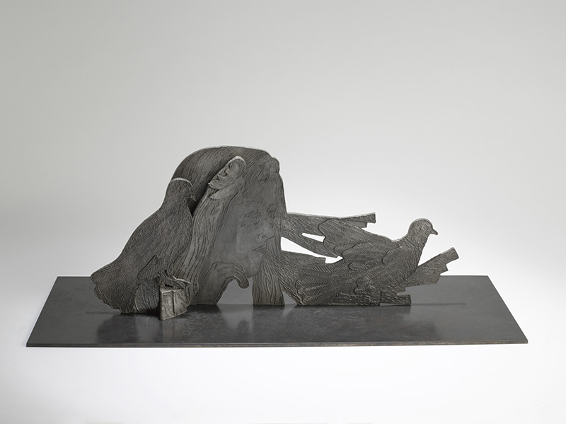 Kiki Smith, Foreseen, 2016, Blackened bronze, 31,1×86,4×30,5 cm, Ed. 2/6 + 1 AP, Courtesy the artist and Galleria Raffaella Cortese-Milano