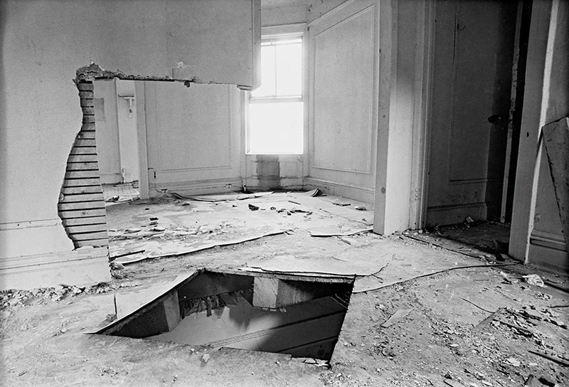 Gordon Matta-Clark, Walls, 1972, Unique gelatin silver print, 38.1 x 52.7 cm, Courtesy The Bronx Museum of the Arts