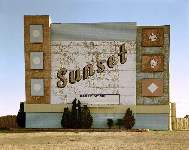 Stephen Shore. West 9th Avenue, Amarillo, Texas, October 2, 1974. 1974. Chromogenic color print, printed 2013, 43.2 × 55.2 cm. The Museum of Modern Art-New York. Acquired through the generosity of an anonymous donor. © 2017 Stephen Shore