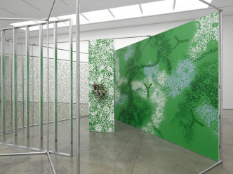 Haim Steinbach, jaws, Installation view, White Cube London, © Haim Steinbach, Photo © White Cube (George Darrell)