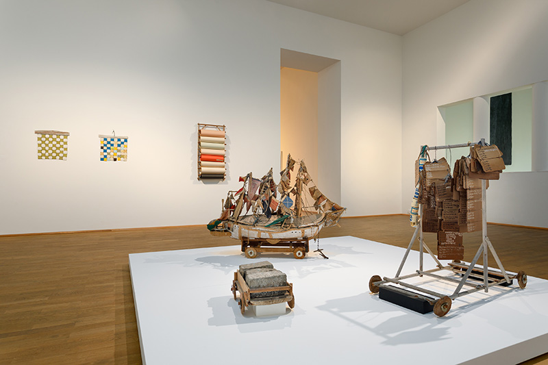Exhibition view, Artur Bispo do Rosário, © Artur Bispo do Rosário, Photo: Axel Schneider, Museum für Moderne Kunst Frankfurt am Main Archive