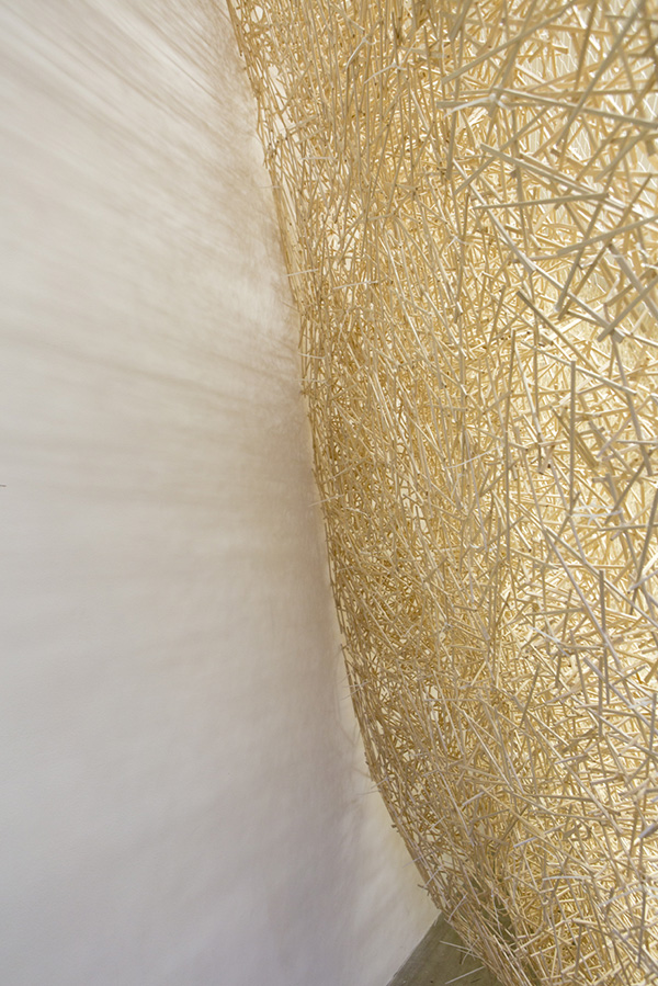 Tadashi Kawamata, View of the exhibition “Nest”, kamel mennour-Paris, 2017, Photo: Archives kamel mennour, © Tadashi Kawamata, Courtesy the artist and kamel mennour Paris/London