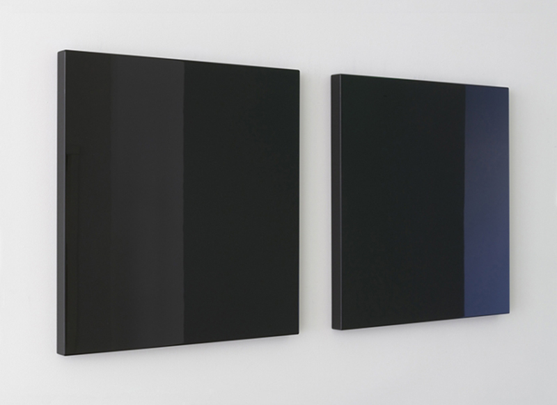 Robert Irwin, Untitled, 2018, Honeycomb aluminum, polyester primer, Irwin black, 68,6 x 68,6 cm (each panel), Courtesy Sprüth Magers Gallery-Berlin/London/Los Angeles