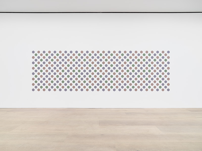 Bridget Riley, Cosmos 2, 2017, Graphite and acrylic on plaster wall, 165 x 561 cm, © Bridget Riley 2017, all rights reserved. Courtesy David Zwirner-New York/London