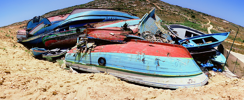 Isaac Julien, Western Union Series no. 8 (Sculpture for the New Millennium), 2007, Duratrans image in lightbox, 120 x 300 cm, Courtesy of the artist and Victoria Miro-London