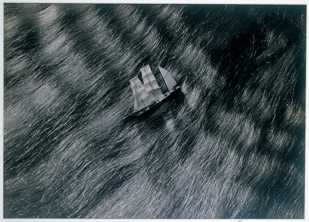 Dora Maar, Publicité pour Pétrole Hahn, 1935, Silver print, 30.5 x 24 cm