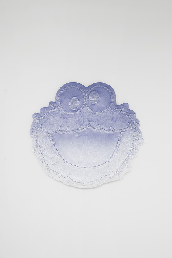 Daniel Arsham, Cookie Monster Patch (Purple), 2018, Plaster, metal, paint, 114.3 × 123.2 × 5,1 cm, Photo: Guillaume Ziccarelli, Courtesy Perrotin