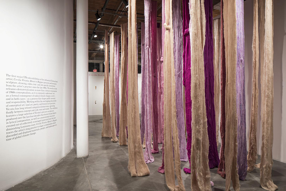 Cecilia Vicuña, Quipus Visceral, 2017, Site-specific installation of dyed, unspun wool, Dimensions variable, © Cecilia Vicuña, Courtesy the artist and Lehmann Maupin Gallery