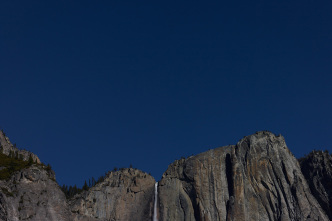 Catherine Opie, Cobalt Blue Sky, 2015, Pigment print, 78.7 x 116.8 x 5.1 cm, LM27901, © Catherine Opie, Courtesy Regen Projects-Los Angeles and Lehmann Maupin-New York and Hong Kong