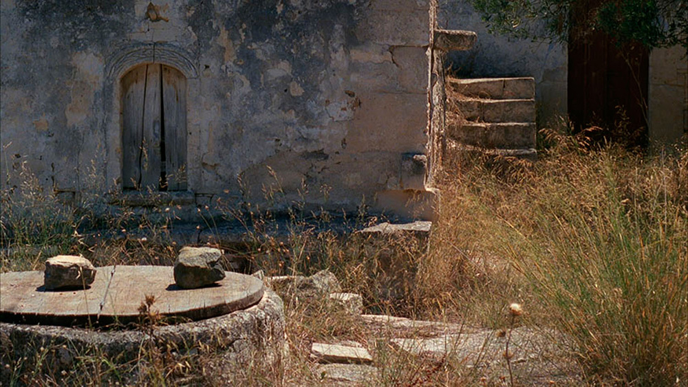 Olaf Nicolai, RODAKIS (Film still), 2008, Shooting Format: 35mm, 1:1,85, Screening format: 35mm, Coulour, Sound: Stereo, 11:47 min, Courtesy Galerie EIGEN + ART-Leipzig/Berlin, © VG Bild Kunst-Bonn 2018