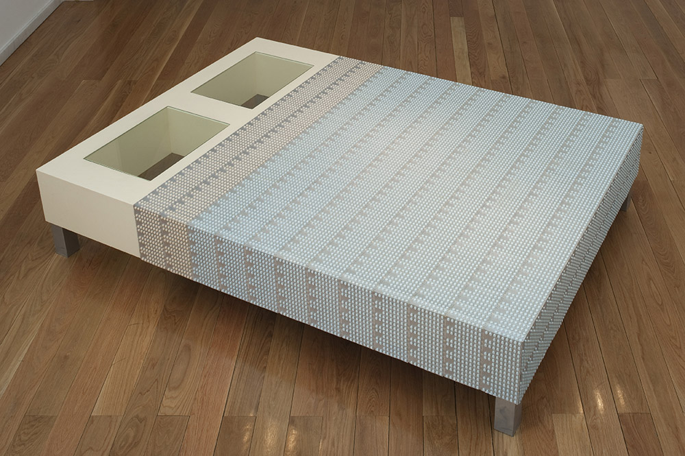 Joana Vasconcelos, Valium Bed (Cama Valium), 1998, 10 and 15 mg Valium tablets blister packs, painted MDF, glass, 30 x 144 x 200 cm, Museu de Arte Contemporânea de Elvas – Coleção António Cachola, Work produced with the support of Roche Farmacêutica Química, Photo: DMF-Lisbon, © Joana Vasconcelos, VEGAP-Bilbao, 2018