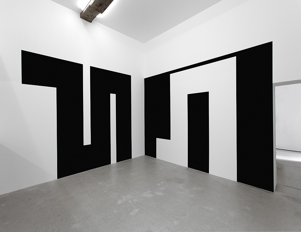 Julije Knifer, Untitled (first executed at Galerie Georges-Verney-Carron, Villeurbanne, Lyon, France), 2000/2018, Acrylic, Dimensions variable, Unique, Photo: Zarko Vijatovic, Courtesy of the Estate of Julije Knifer and galerie frank elbaz
