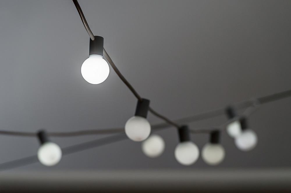 Katie Paterson, Ara (detail), 2016, Festoon lights, dimensions variable, © Katie Paterson 2018, Courtesy Parafin-London