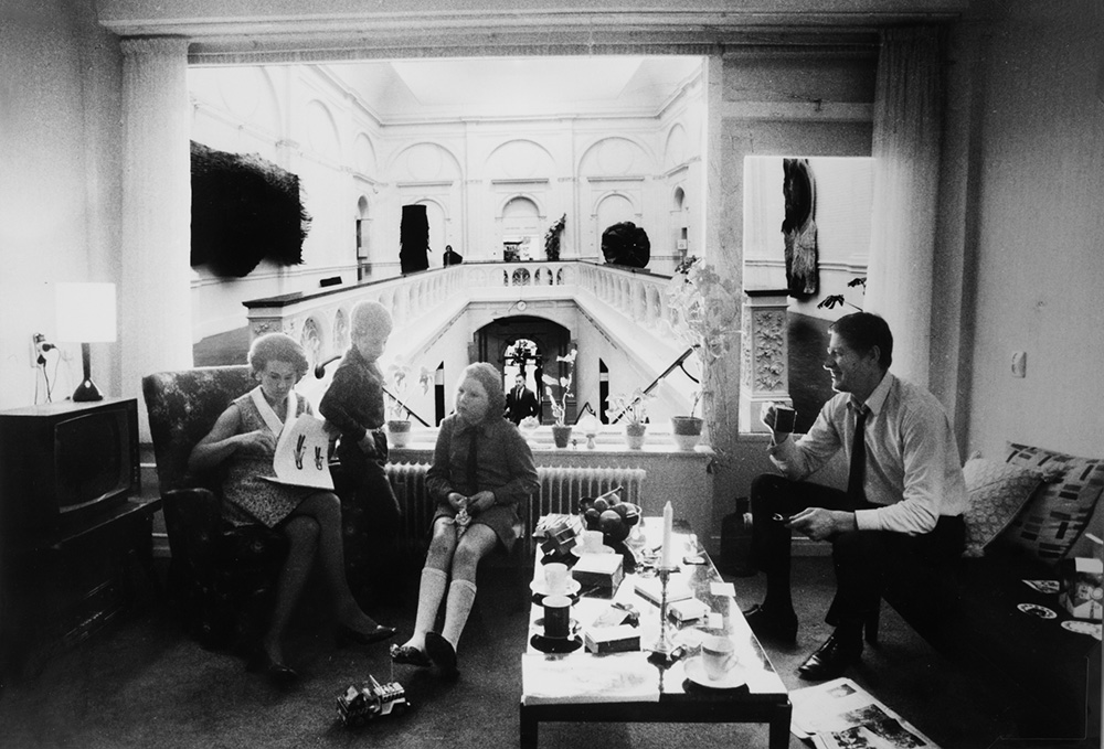 Immo Jalass, photo collage of proposal for exhibition "Op losse schroeven”, date unknown. Collection Stedelijk Museum Amsterdam