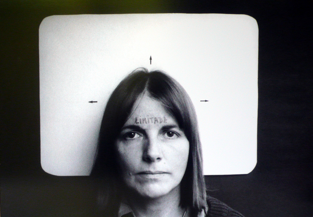 Marie Orensanz, Limitada (Limited), 1978/2013, Black-and-white photograph, 35 × 50 cm, Collection of Marie Orensanz, © Marie Orensanz, Courtesy Alejandra von Hartz Gallery