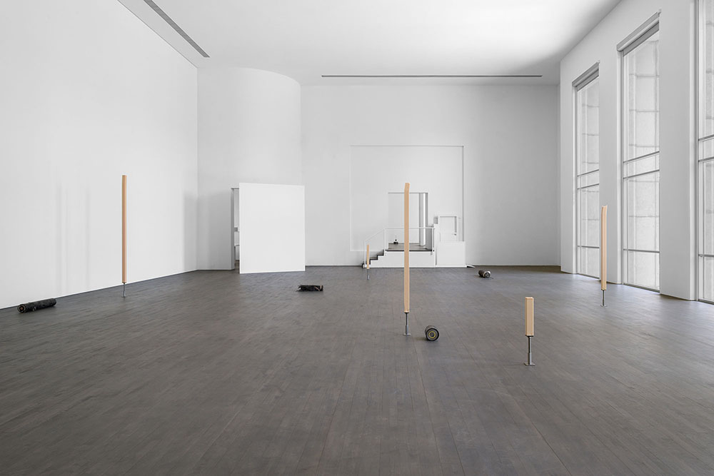 Nina Canell, Gum Drags, Brief Syllables, installation view S.M.A.K. 2018, Courtesy the artist and S.M.A.K.