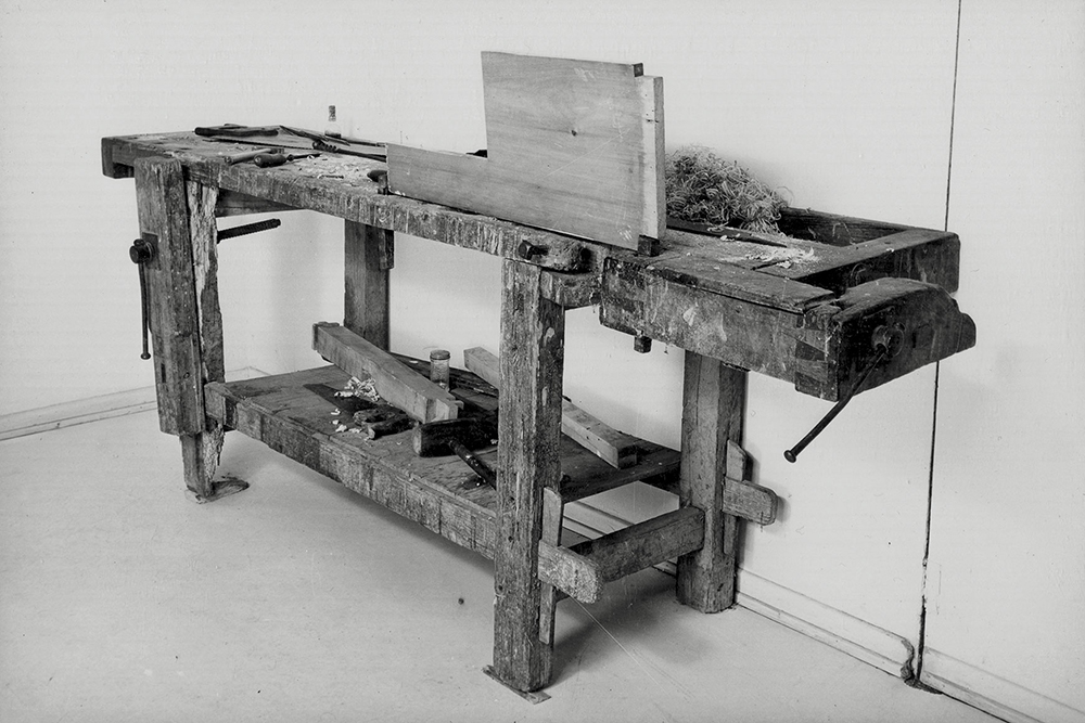 Victor Grippo, Museo de Arte Moderno de Buenos Aires Archive