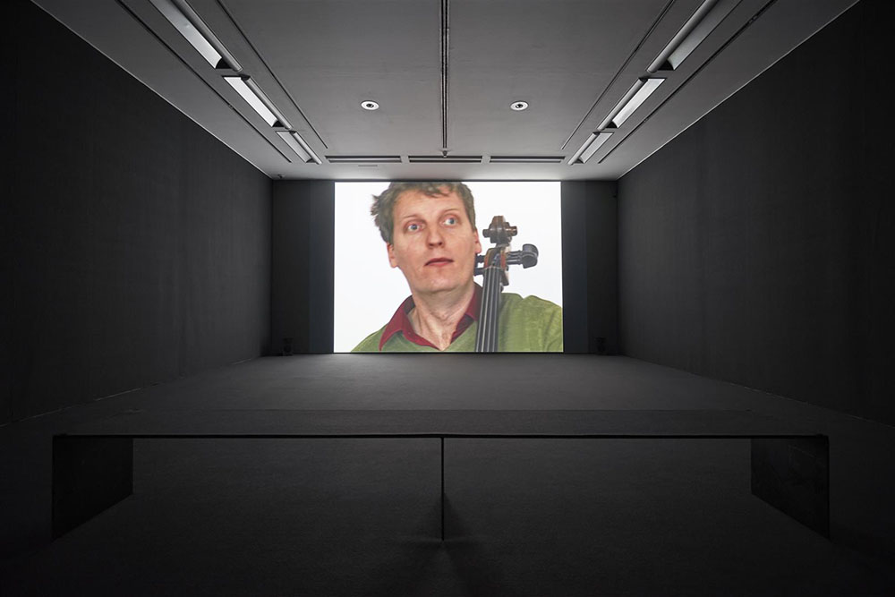 Nicholas Bussmann, Etude in civic feelings, 2009, Exhibition view Nicholas Bussmann - AMELICA, TAXISPALAIS Kunsthalle Tirol, 2018, Courtesy Nicholas Bussmann. © Bildrecht-Vienna, 2018. Photo: Günter Kresser