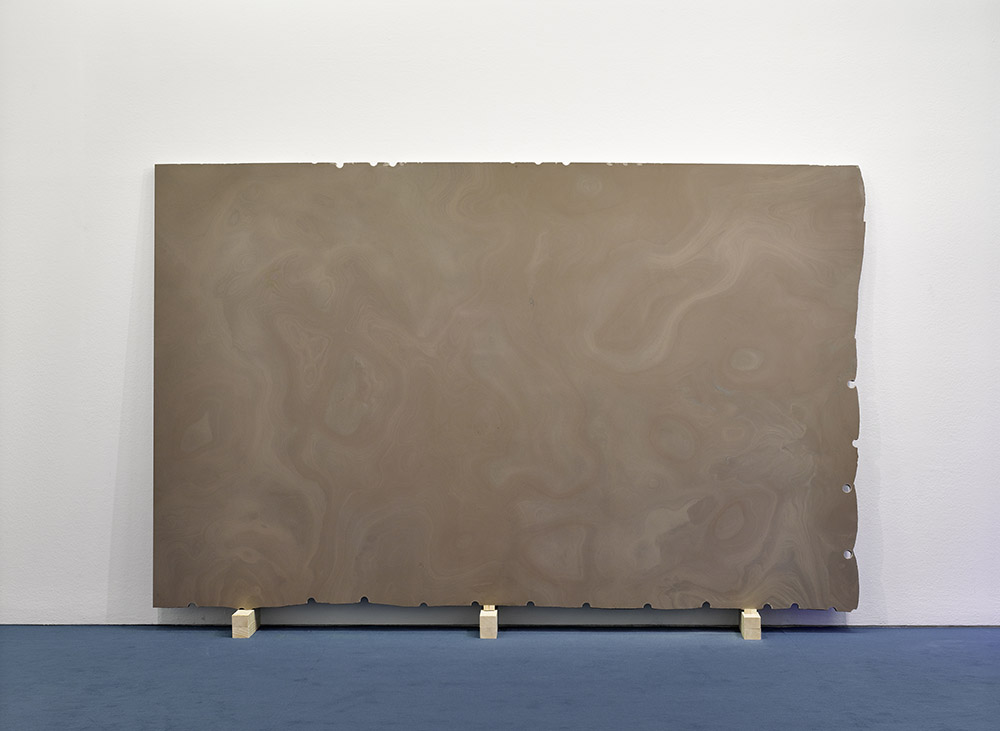 Olaf Nicolai, Don’t spend time searching the colourful layered flood of leaking information, or: There is no place before arrival, 2016, Installation view Galerie im Taxispalais, Courtesy Olaf Nicolai and Galerie EIGEN + ART Leipzig/Berlin, © BILDRECHT GmbH, 2018, Photo: WEST.Fotostudio, Wörgl