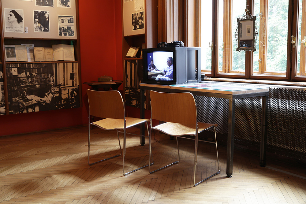 Olaf Nicolai, Trauer und Melancholie, 2009/2012, Installation view Sigmund Freud Museum Wien, © Olaf Nicolai & Bildrecht, 2018, Photo: David Avazzadeh, Kunsthalle Wien 2018