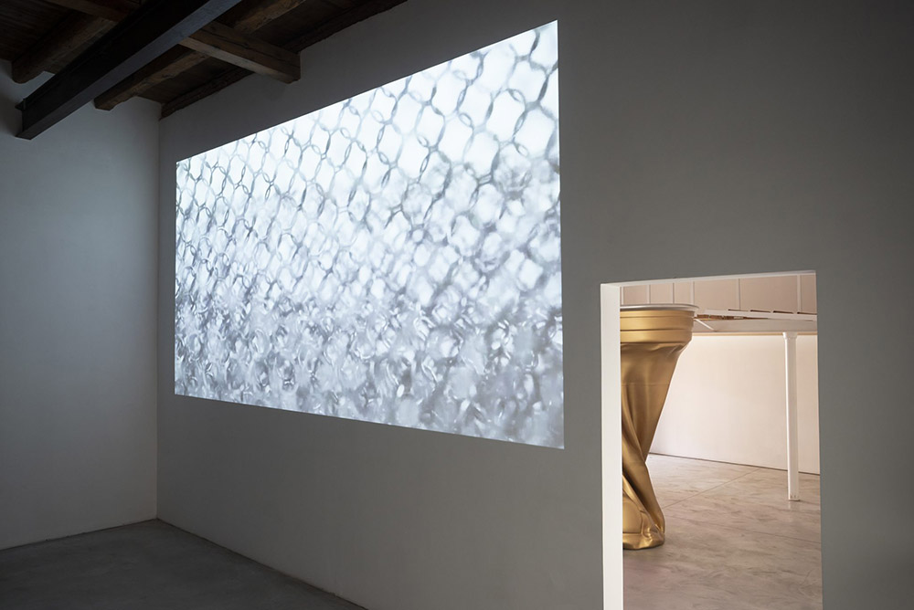 Paula Crown, CHAIN MESH, 2018, Installation view: Paula Crown-The Architecture of Memory, Studio Cannaregio-Venice, 2018, Courtesy of the artist