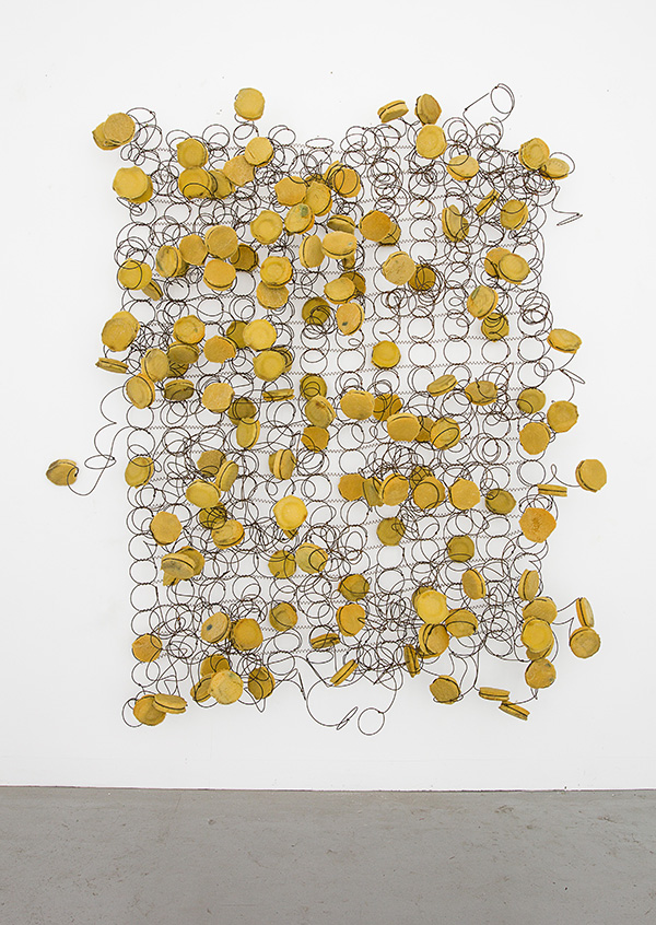 Bronwyn Katz, Droom boek (2017) Salvaged bed springs and mattress, 180 x 150cm, © Bronwyn Katz, Courtesy the artist and Palais de Tokyo