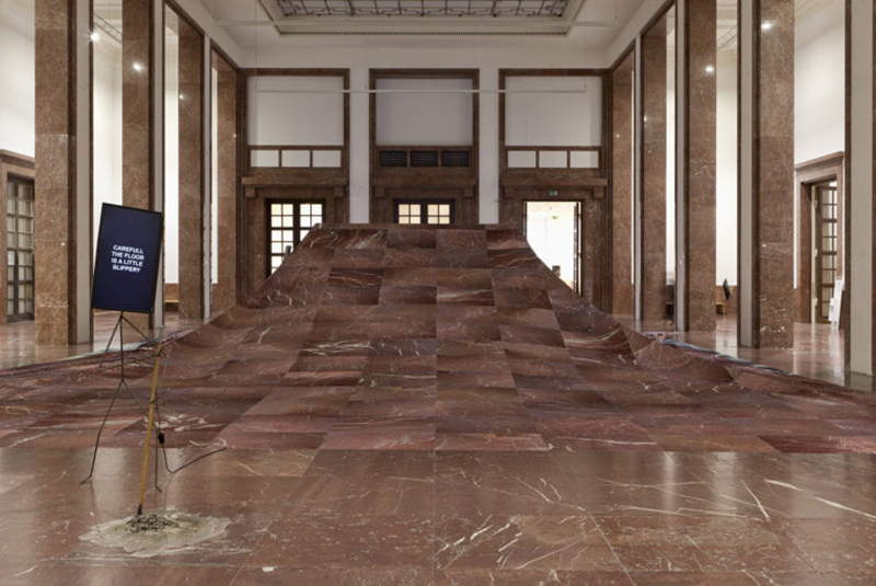 Laure Prouvost, view of the installation “We would be floating away from the dirty past”, part of the series DER ÖFFENTLICHKEIT − Von den Freunden Haus der Kunst, Haus der Kunst-Munich, 2015, Photo: Wilfried Petzi, Courtesy of the artist and Nathalie Obadia (Paris/Brussels), carlier|gebauer (Berlin), Lisson Gallery (London/New York)