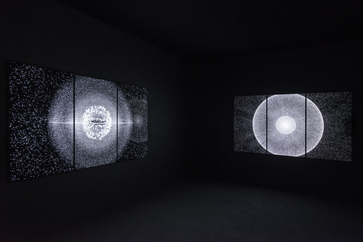Installation view: Leo Villareal: ESCAPE VELOCITY, 2018, © Leo Villareal, Photo: Cow Lau, Courtesy the artist and Pace Gallery