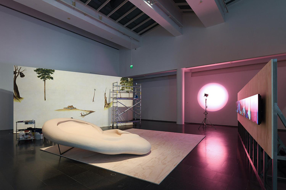 Exhibition view: Melanie Smith, Farce and Artifice, Museu d'Art Contemporani de Barcelona, 2018, Courtesy the artist and Museu d'Art Contemporani de Barcelona