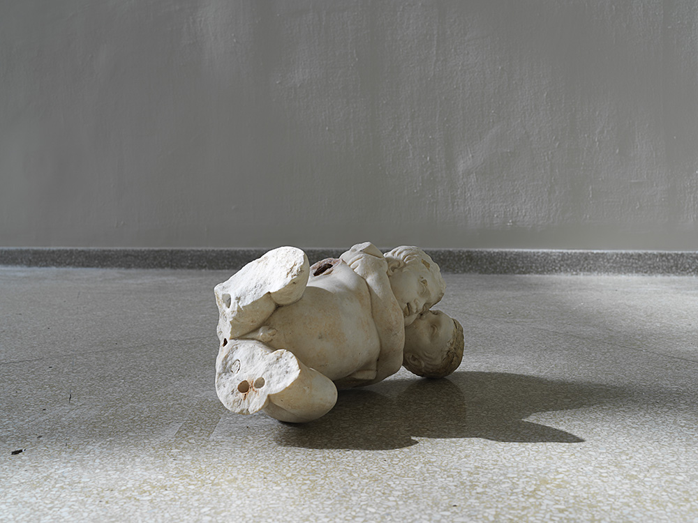 Danh Vo, Untitled, 2018, Marble children (Roman, 1st century CE), 46 x 26.5 x 22 cm, Courtesy the artist
