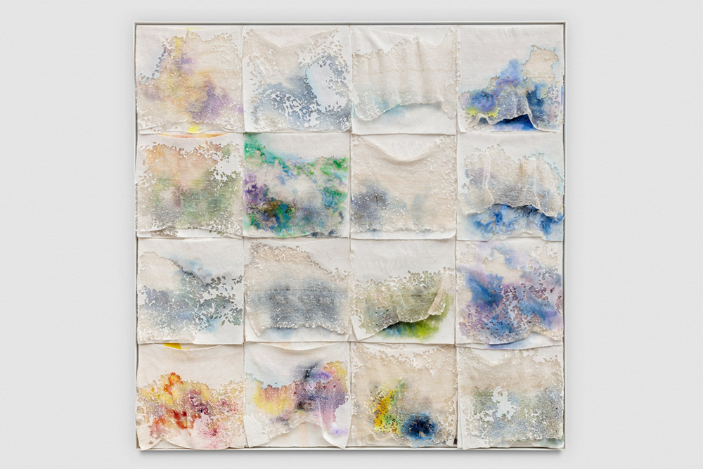 Liza Lou, Pyrocumulus, 201, Oil paint on woven glass beads on canvas, 141.6 x 142.9 x 7.6 cm, © Liza Lou, Courtesy the artist and Lehmann Maupin, New York/Hong Kong/Seoul
