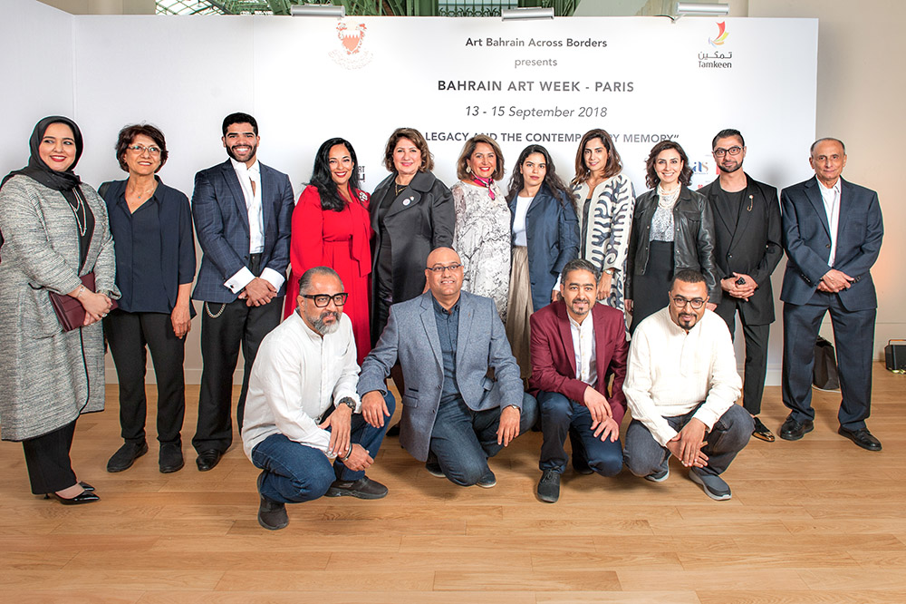 Collective photo of all the 17 artists participating in the exhibition