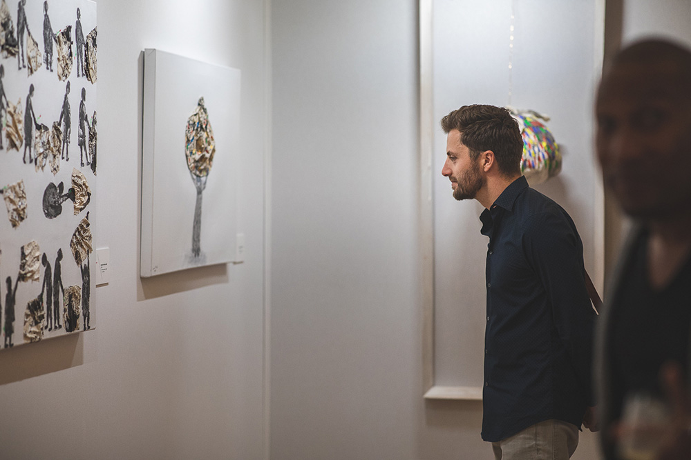 Opening of the exhibition at the Grand Palais, Faika Al Hasan’s stand