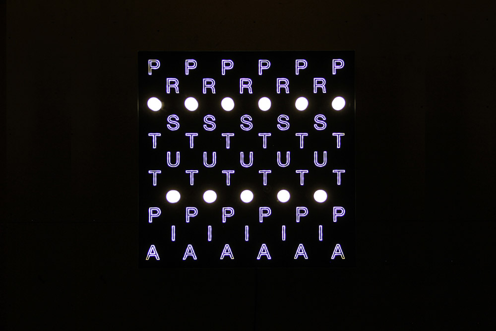 Iván Navarro, Prostutopia, 2018, 91,4 x 91,4 cm, Courtesy of the artist and Galerie Templon Paris-Brussels
