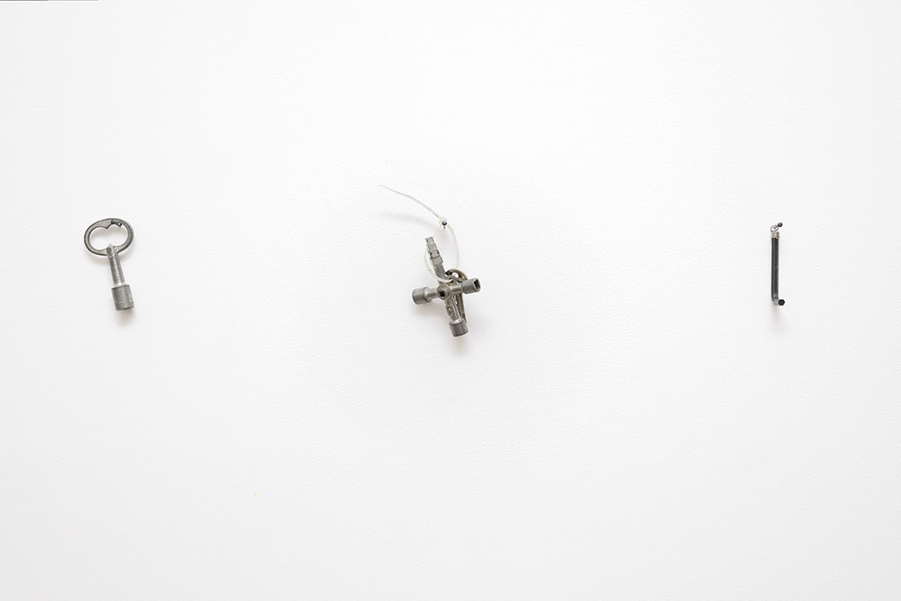 David Horvitz, Le Gamin Ennemi des Lumières in Eridanus (Détail), Galerie Allen-Paris, 2017, Courtesy the artist and Chert Lüdde-Berlin, Photo: © Aurélien Mole