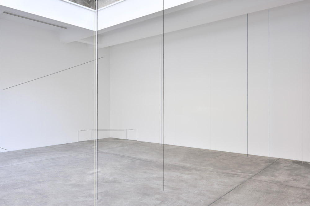Exhibition view: Fred Sandback-Le Fil d’Occam, Galerie Marian Goodman-Paris, 2018